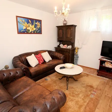 Apartments By The Sea Seget Vranjica, Trogir - 980 *