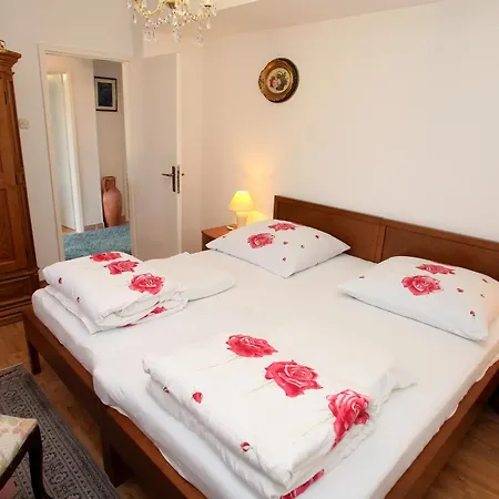 Apartman Apartments By The Sea Seget Vranjica, Trogir - 980 *