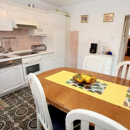 Apartman Apartments By The Sea Seget Vranjica, Trogir - 980 Trogir