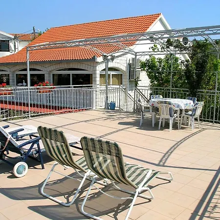 Apartments By The Sea Seget Vranjica, Trogir - 980 *