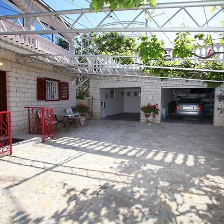 Apartments By The Sea Seget Vranjica, Trogir - 980 *
