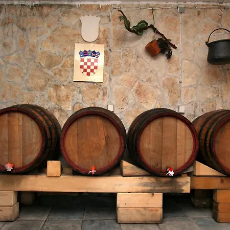 Apartments By The Sea Seget Vranjica, Trogir - 980 *