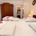 Apartments By The Sea Seget Vranjica, Trogir - 980